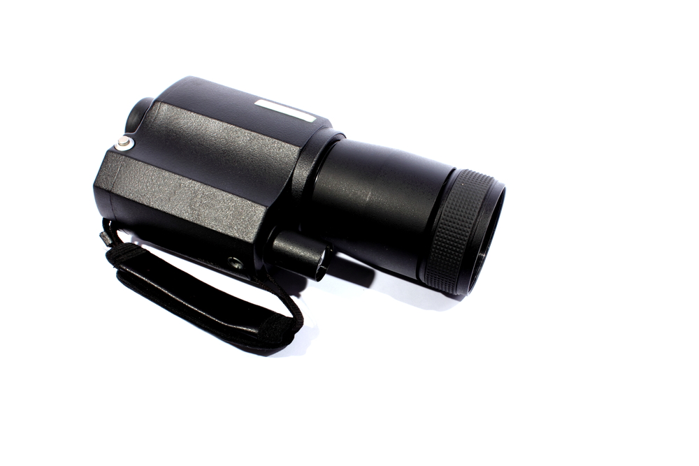 A compact scope for sight seeing at dark