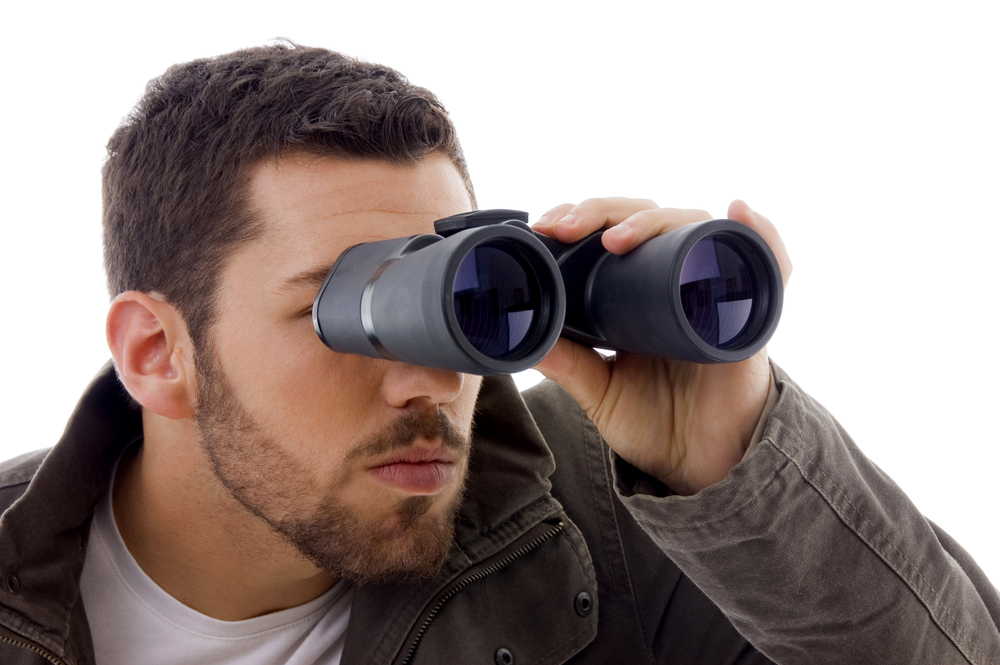 how to use binoculars